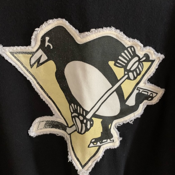 Men’s Pittsburgh Penguins Black Shirt Size M - Picture 2 of 6